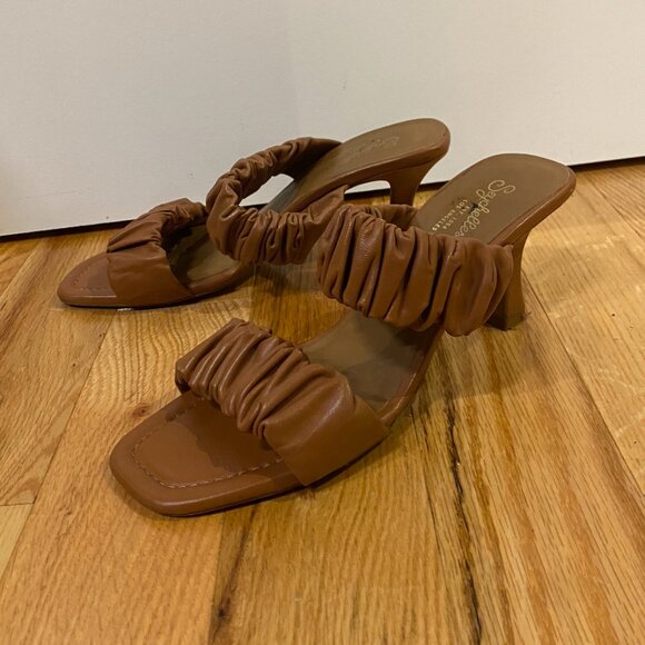 Seychelles Leeward Mules - Picture 3 of 6